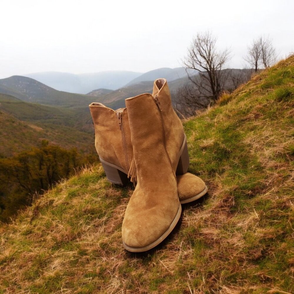 REPOSHED: Kenneth Cole Reaction Fringed "Rowdy" Boot